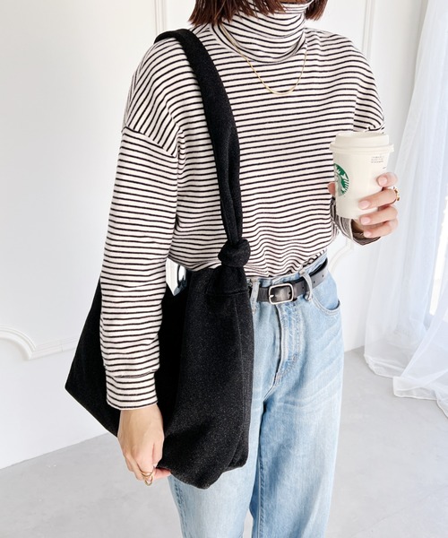 wears(ウェアーズ)の「【A4サイズ収納可】2WAYノットハンドルラメトートバッグ(トートバッグ・レディース・ブラック/シルバー・FREE)」の6枚目の写真