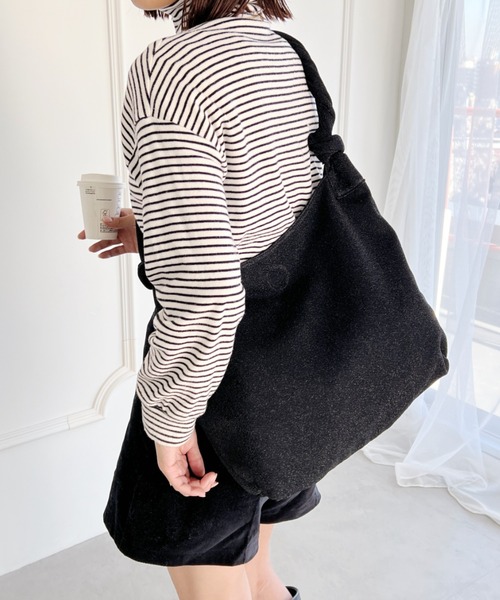 wears(ウェアーズ)の「【A4サイズ収納可】2WAYノットハンドルラメトートバッグ(トートバッグ・レディース・ブラック/シルバー・FREE)」の5枚目の写真