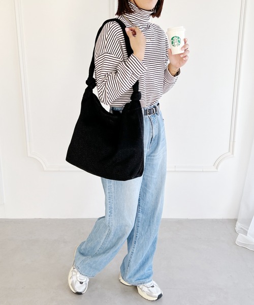 wears(ウェアーズ)の「【A4サイズ収納可】2WAYノットハンドルラメトートバッグ(トートバッグ・レディース・ブラック/シルバー・FREE)」の9枚目の写真