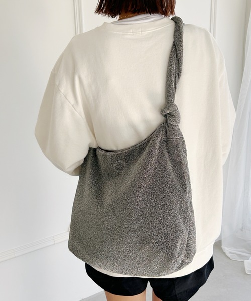 wears(ウェアーズ)の「【A4サイズ収納可】2WAYノットハンドルラメトートバッグ(トートバッグ・レディース・ブラック/シルバー・FREE)」の19枚目の写真
