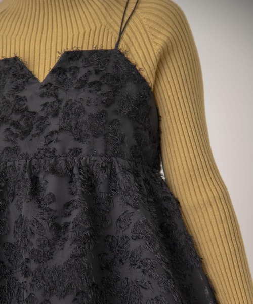 HEYUMM（ヘユム）の「フラワージャガードキャミソールトップ（キャミソール・レディース・キャメル/アイボリー/ブラック・ONE）」の21枚目の写真