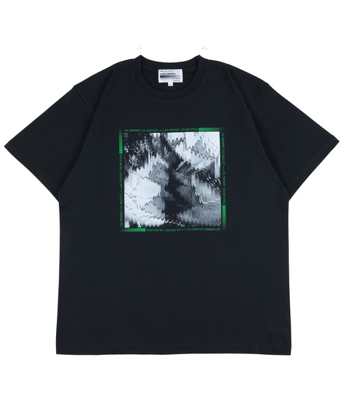 Sync.(スィンク)の「Sync.【KOSUKE KAWAMURA】KOSUKE KAWAMURA TEE "KISS"(Tシャツ/カットソー・メンズ・ブラック×グリーン/ホワイト×ブルー/ホワイト×ピンク・X-LARGE/XX-LARGE/LARGE/MEDIUM)」の3枚目の写真