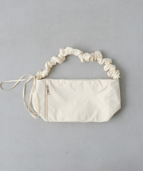 Actually（アクチュアリー）の「ナイロンシャーリング ミニバッグ（ショルダーバッグ・レディース・ブルー/シルバー/グリーン/アイボリー・フリー）」の8枚目の写真