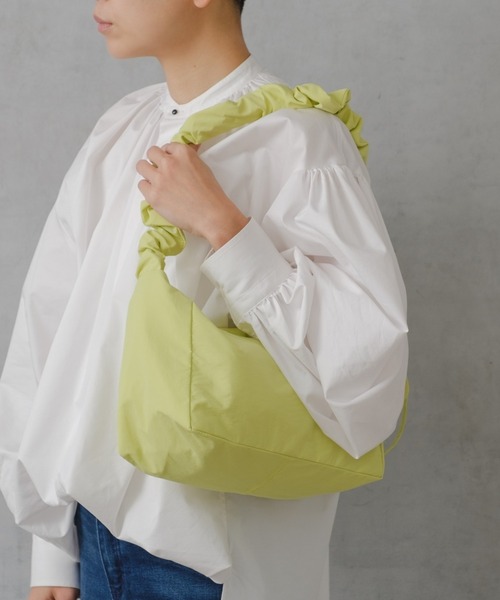 Actually（アクチュアリー）の「ナイロンシャーリング ミニバッグ（ショルダーバッグ・レディース・ブルー/シルバー/グリーン/アイボリー・フリー）」の10枚目の写真