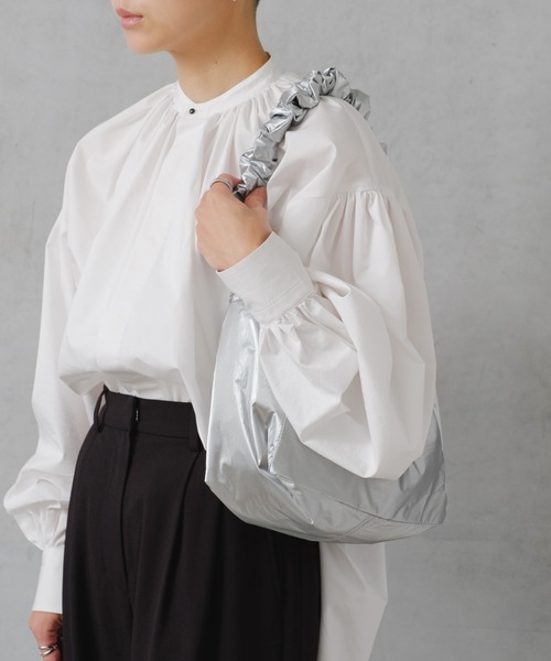 Actually（アクチュアリー）の「ナイロンシャーリング ミニバッグ（ショルダーバッグ・レディース・ブルー/シルバー/グリーン/アイボリー・フリー）」の16枚目の写真