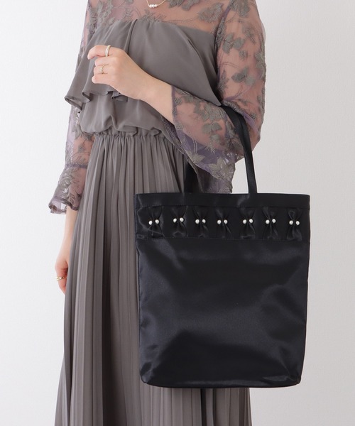 Lace Ladies(レースレディース)の「パール リボン 薄型 パーティー トート バッグ(クラッチバッグ・レディース・アイボリー/ブラック・FREE)」の5枚目の写真