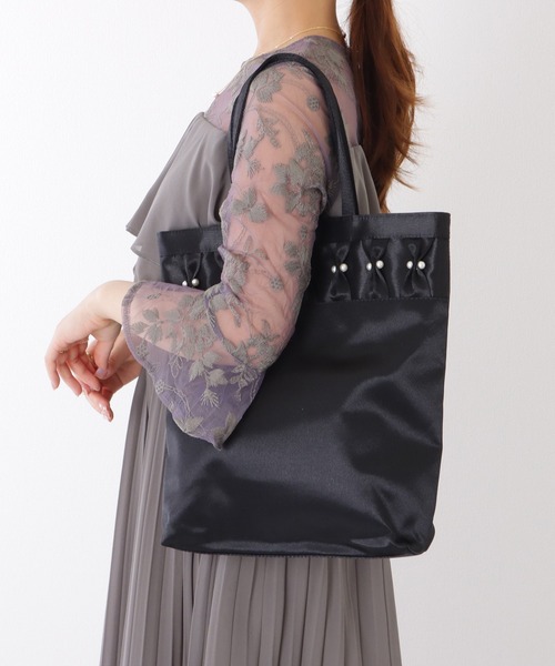 Lace Ladies(レースレディース)の「パール リボン 薄型 パーティー トート バッグ(クラッチバッグ・レディース・アイボリー/ブラック・FREE)」の6枚目の写真