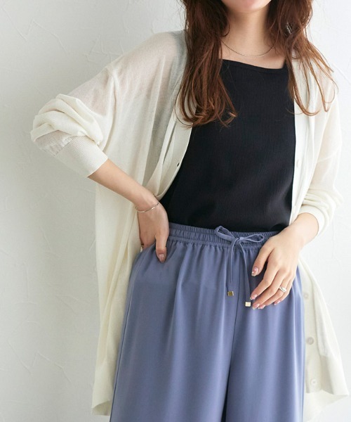 Pierrot（ピエロ）の「【ブラ紐隠し】リブタンクトップ スクエアネック（タンクトップ・レディース・オフホワイト/ブラック/グレー系その他/ネイビー/サンドベージュ・M/L）」の3枚目の写真