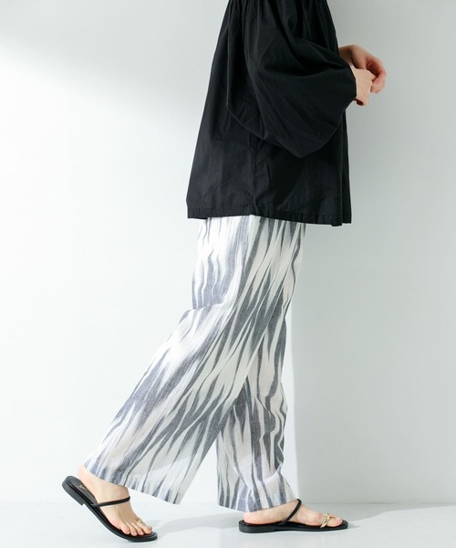 URBAN RESEARCH Sonny Label（アーバンリサーチサニーレーベル）の「イカット柄コットンイージーパンツ（その他パンツ・レディース・ブラック/ブルー・FREE）」の5枚目の写真