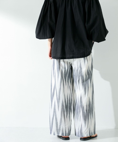URBAN RESEARCH Sonny Label（アーバンリサーチサニーレーベル）の「イカット柄コットンイージーパンツ（その他パンツ・レディース・ブラック/ブルー・FREE）」の6枚目の写真