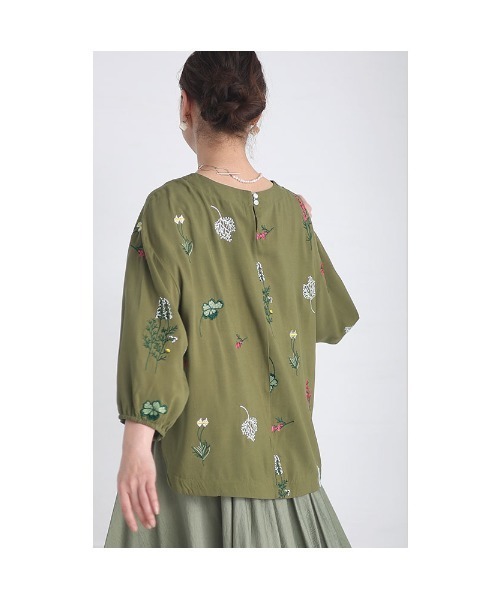 Sawa a la mode(サワアラモード)の「草花刺繍コットンブラウス(シャツ/ブラウス・レディース・グリーン・FREE)」の9枚目の写真