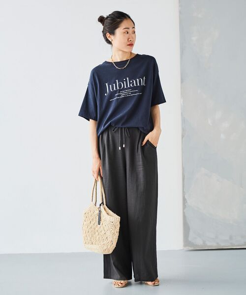 le.coeur blanc（ルクールブラン）の「《手洗い可能》JubilantロゴTシャツ（Tシャツ/カットソー・レディース・オフホワイト/ネイビー/カーキオリーブ・38）」の6枚目の写真