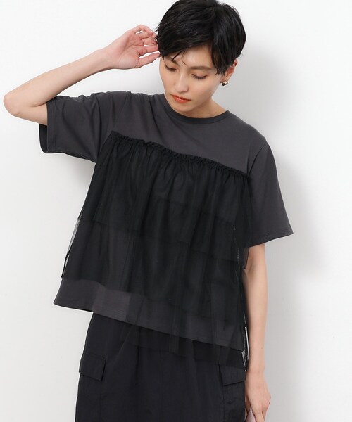 OPAQUE.CLIP(オペークドットクリップ)の「◆チュールドッキングTシャツ【洗濯機洗い可】(Tシャツ/カットソー・レディース・チャコール/ブラック系4/ホワイト系5・40/38/36)」の3枚目の写真