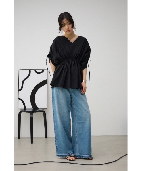 AZUL by moussy(アズールバイマウジー)の「ショルダードロストペプラムブラウス(シャツ/ブラウス・レディース・カーキ/アイボリー/ブラック・FREE)」の18枚目の写真