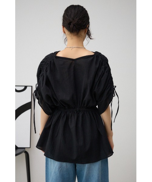 AZUL by moussy(アズールバイマウジー)の「ショルダードロストペプラムブラウス(シャツ/ブラウス・レディース・カーキ/アイボリー/ブラック・FREE)」の21枚目の写真