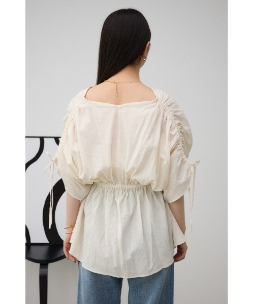 AZUL by moussy(アズールバイマウジー)の「ショルダードロストペプラムブラウス(シャツ/ブラウス・レディース・カーキ/アイボリー/ブラック・FREE)」の10枚目の写真