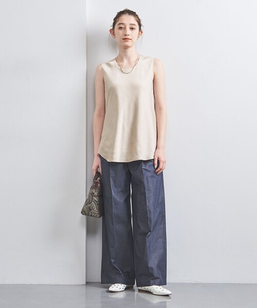 UNITED ARROWS(ユナイテッドアローズ)の「サテン ノースリーブ ブラウス(シャツ/ブラウス・レディース・ナチュラル/ネイビー・FREE)」の4枚目の写真