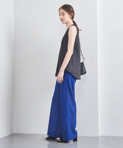 UNITED ARROWS(ユナイテッドアローズ)の「サテン ノースリーブ ブラウス(シャツ/ブラウス・レディース・ナチュラル/ネイビー・FREE)」の7枚目の写真