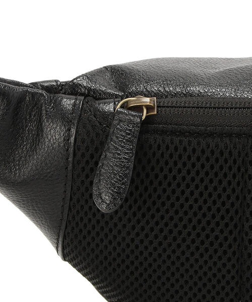 AVIREX(アヴィレックス)の「BULTO WEST BAG/ブルト ウエストバッグ/AVX 5614(ボディバッグ/ウエストポーチ・レディース・ブラウン系その他3/キャメル/ブラック・F)」の10枚目の写真