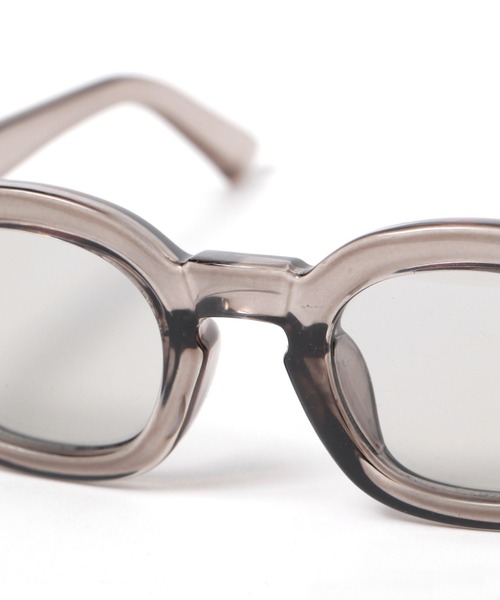 LEPSIM（レプシィム）の「thicフレームカラーレンズ　121690（サングラス・レディース・グレー/ブラウン/グリーン・ONE SIZE）」の18枚目の写真