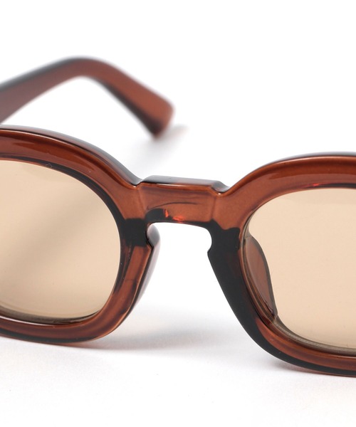 LEPSIM（レプシィム）の「thicフレームカラーレンズ　121690（サングラス・レディース・グレー/ブラウン/グリーン・ONE SIZE）」の15枚目の写真