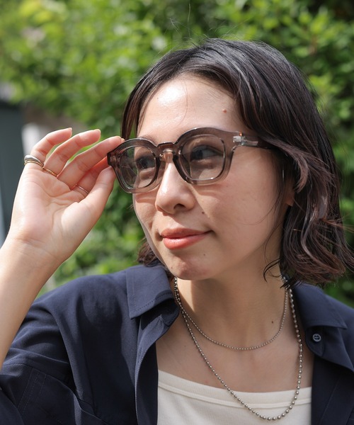 LEPSIM（レプシィム）の「thicフレームカラーレンズ　121690（サングラス・レディース・グレー/ブラウン/グリーン・ONE SIZE）」の9枚目の写真