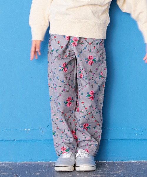 BIG FIELD(ビッグフィールド)の「ツイルハイウエストフリルパンツ(その他パンツ・キッズ・サンドベージュ/チャコール/グレー・100/120/110/95/90/80/150/140/130)」の2枚目の写真