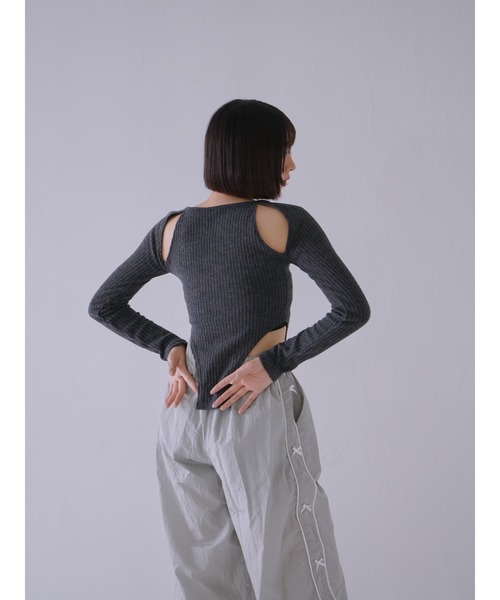 Uenui（ウニュイ）の「カッティング リボン トップス ボディスーツ 長袖 カットソー トップス カットアウト リボン（Tシャツ/カットソー・レディース・ブラック/ホワイト/チャコールグレー・FREE）」の10枚目の写真