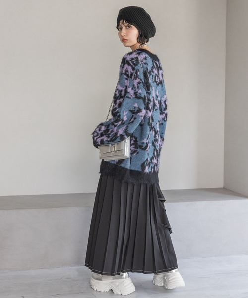 PAGEBOY(ページボーイ)の「アートフラワーシャギーカーディガン(ニット/セーター・レディース・ブラック/ターコイズブルー/オフホワイト/レッド・FREE)」の12枚目の写真