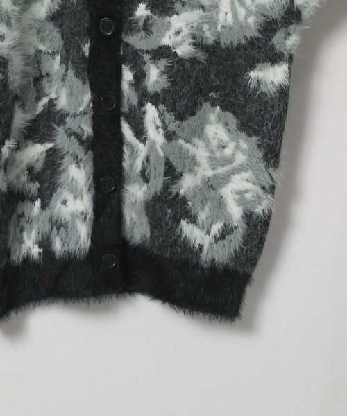 PAGEBOY(ページボーイ)の「アートフラワーシャギーカーディガン(ニット/セーター・レディース・ブラック/ターコイズブルー/オフホワイト/レッド・FREE)」の20枚目の写真