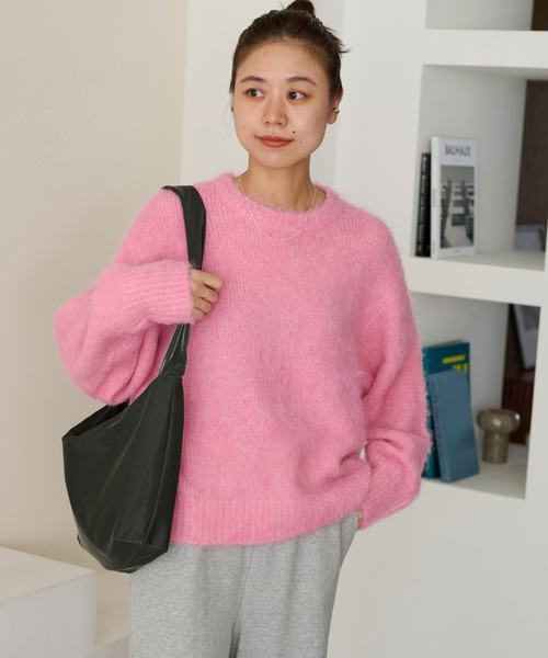 JOURNAL STANDARD relume（ジャーナルスタンダード　レリューム）の「ShaggyFluffyクルーネックプルオーバー（ニット/セーター・レディース・ライトグレー/イエロー/ブルー/バーガンディー・FREE）」の4枚目の写真