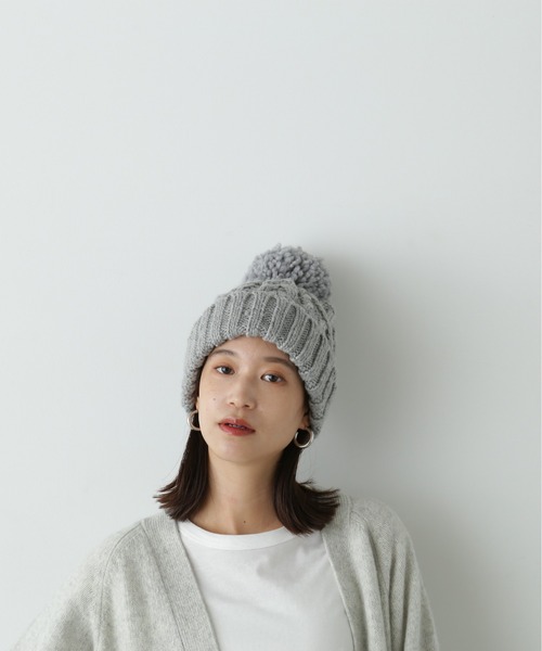 N.(N. Natural Beauty Basic)(エヌエヌナチュラルビューティーベーシック)の「◆ケーブルポンポンニットキャップ(ニットキャップ/ビーニー・レディース・ライトグレー/オフホワイト・フリ-)」の9枚目の写真