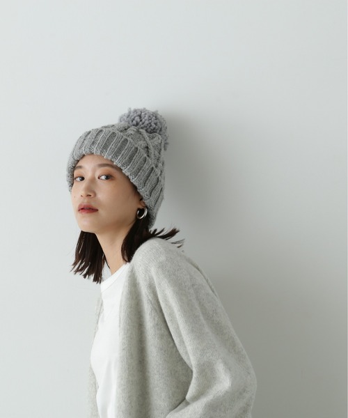 N.(N. Natural Beauty Basic)(エヌエヌナチュラルビューティーベーシック)の「◆ケーブルポンポンニットキャップ(ニットキャップ/ビーニー・レディース・ライトグレー/オフホワイト・フリ-)」の10枚目の写真