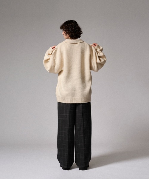 ONCILY(オンシェリー)の「ASSORT VOLUME KNIT POLO / アソートボリュームニットポロ(ニット/セーター・メンズ・ネイビー/ブラウン/ブルーグリーン/アイボリー/ブラック/ネイビー系2/ブラック系その他/チャコールグレー/ブラック系その他2/ネイビー系3/ホワイト系その他・SMALL/MEDIUM/LARGE)」の20枚目の写真