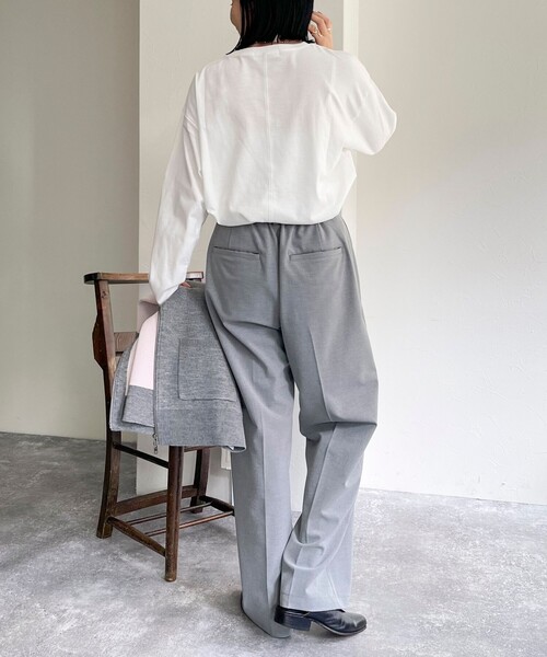 fredy emue（フレディエミュ）の「刺繍微起毛ロンTシャツ（Tシャツ/カットソー・レディース・ライトグレー/オフホワイト/グレイッシュベージュ・38）」の7枚目の写真