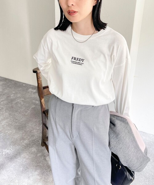 fredy emue（フレディエミュ）の「刺繍微起毛ロンTシャツ（Tシャツ/カットソー・レディース・ライトグレー/オフホワイト/グレイッシュベージュ・38）」の9枚目の写真