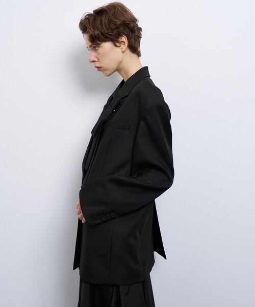 LANVIN en Bleu(ランバンオンブルー)の「リボンブローチテーラードジャケット(その他アウター・レディース・ブラック・36/38)」の10枚目の写真