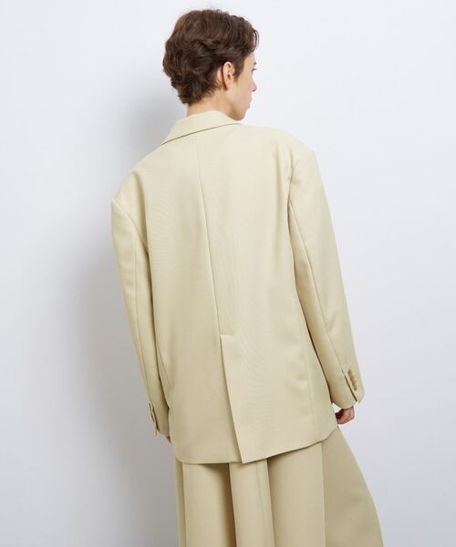 LANVIN en Bleu(ランバンオンブルー)の「リボンブローチテーラードジャケット(その他アウター・レディース・ブラック・36/38)」の2枚目の写真