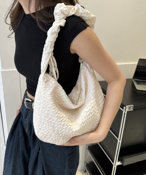 L LABEL(エルラベル)の「シャーリングドローコード付ショルダーバッグ(ショルダーバッグ・レディース・ピンク/ホワイト/ミント/ブラック/ブルー・FREE)」の2枚目の写真