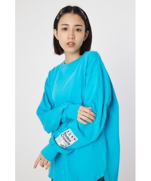RODEO CROWNS WIDE BOWL(ロデオクラウンズワイドボウル)の「ネームパッチリラックスロングTシャツ(Tシャツ/カットソー・レディース・クリアレッド/オフホワイト/ターコイズブルー/ブラック・FREE)」の5枚目の写真
