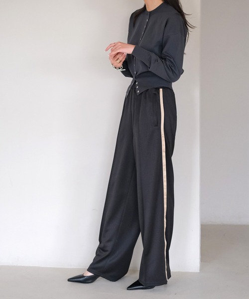 AKTE（アクテ）の「スナップボタンニットカーディガン（カーディガン/ボレロ・レディース・チャコールグレー/ベージュ系/レッド・FREE）」の5枚目の写真