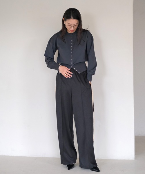 AKTE（アクテ）の「スナップボタンニットカーディガン（カーディガン/ボレロ・レディース・チャコールグレー/ベージュ系/レッド・FREE）」の9枚目の写真