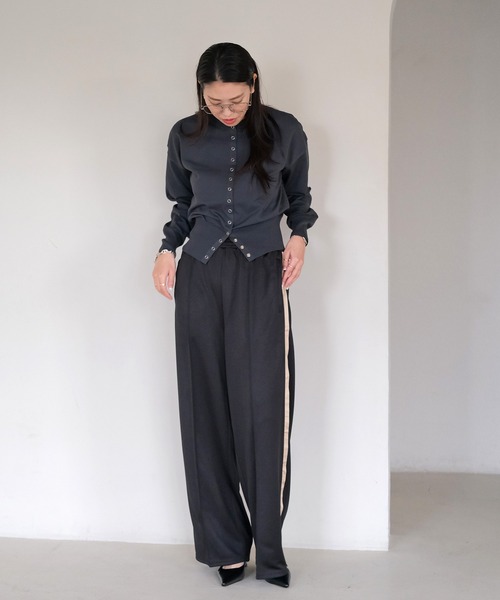 AKTE（アクテ）の「スナップボタンニットカーディガン（カーディガン/ボレロ・レディース・チャコールグレー/ベージュ系/レッド・FREE）」の11枚目の写真