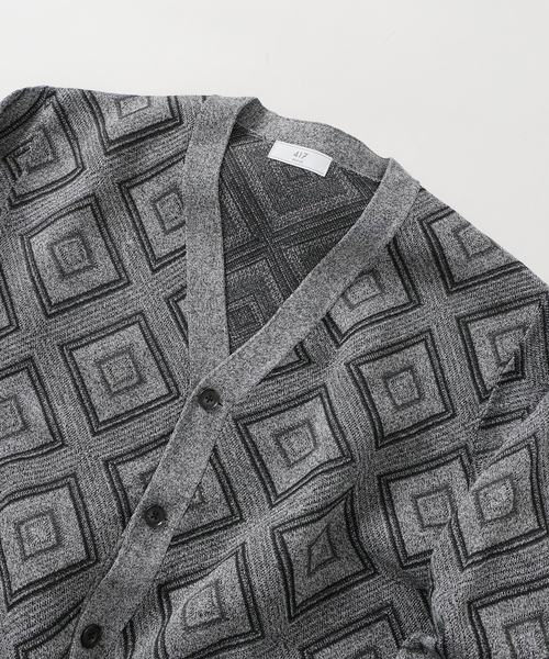 417 EDIFICE（フォーワンセブンエディフィス）の「タイルパターン ジガラ カーディガン（カーディガン/ボレロ・メンズ・ホワイト/チャコールグレー/ブルー・MEDIUM/LARGE）」の5枚目の写真