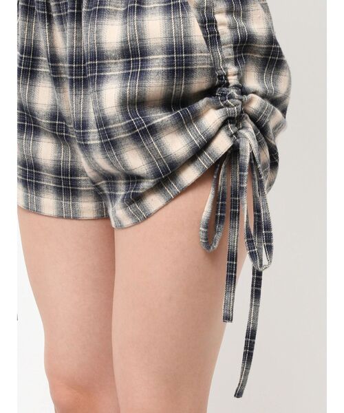 EVRIS（エヴリス）の「サイドギャザーチェックショートパンツ【セットアップ着用可能】（その他パンツ・レディース・レッド/ブルー・FREE）」の3枚目の写真