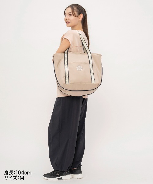 le coq sportif(ルコックスポルティフ)の「トートバッグ(サイズ調整機能付き)(トートバッグ・メンズ・ベージュ系その他/ネイビー系2/ピンク系・F)」の11枚目の写真