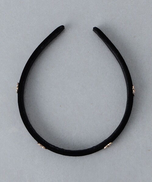 UNITED ARROWS(ユナイテッドアローズ)の「パヴェフラワー ヘッドバンド(ヘアバンド・レディース・ブラック・FREE)」の2枚目の写真