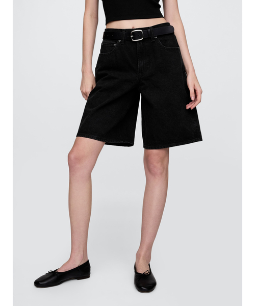 GAP(ギャップ)の「11インチ ミッドライズ ロングライン デニムショートパンツ(デニムパンツ・レディース・ブラック・26/24/25/28/27/30/29/23)」の4枚目の写真