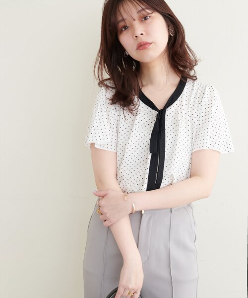 natural couture(ナチュラルクチュール)の「【WEB限定】配色リボンタイフレアスリーブブラウス(シャツ/ブラウス・レディース・アイボリー/グレー/ミント/ネイビー/ドット・FREE)」の5枚目の写真