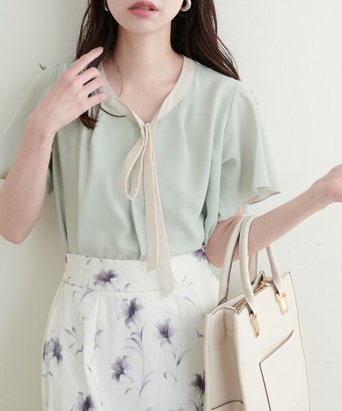 natural couture(ナチュラルクチュール)の「【WEB限定】配色リボンタイフレアスリーブブラウス(シャツ/ブラウス・レディース・アイボリー/グレー/ミント/ネイビー/ドット・FREE)」の2枚目の写真